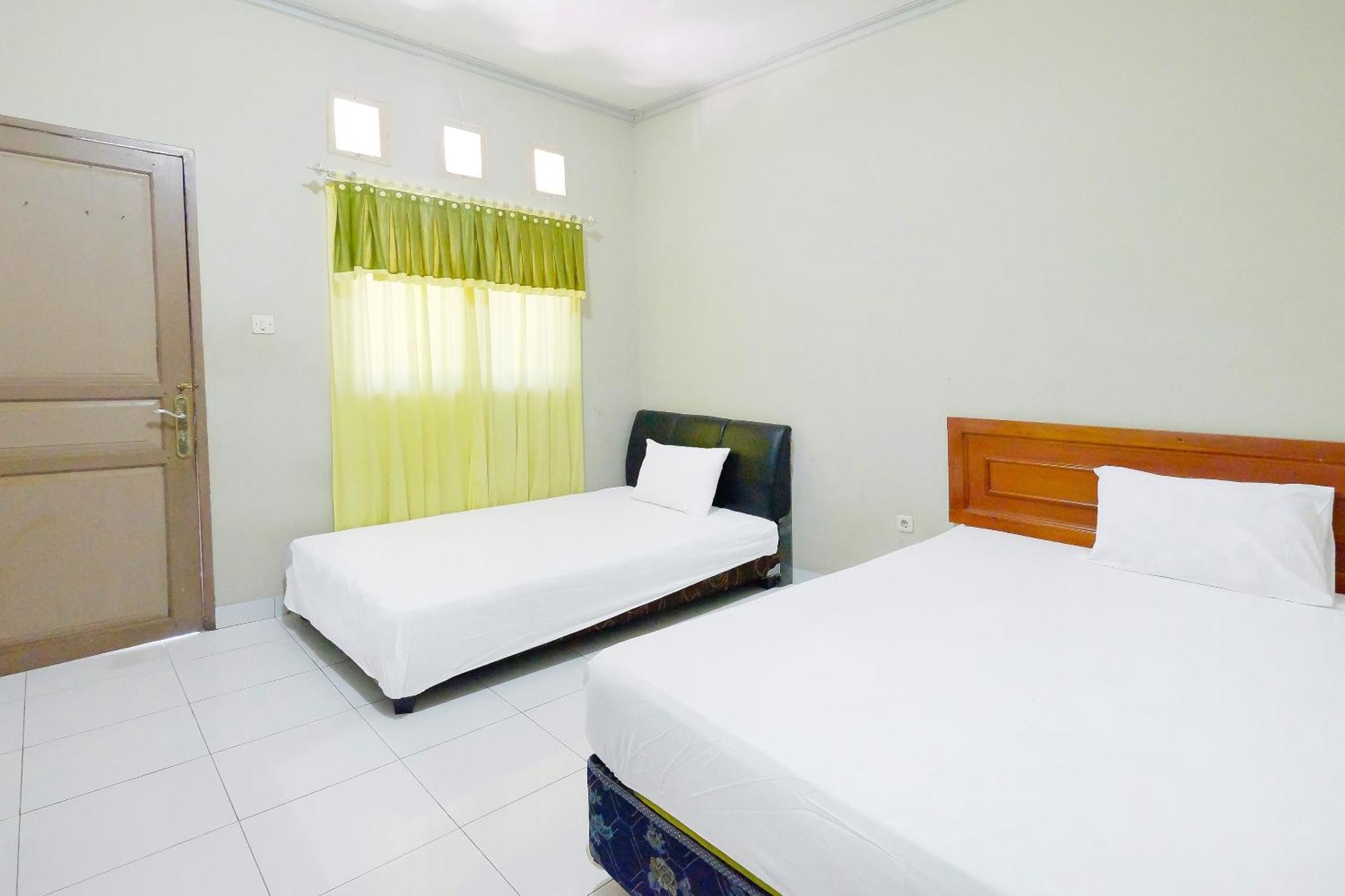 Collection O 91046 Hotel Remaja Indah Masamba Eksteriør billede